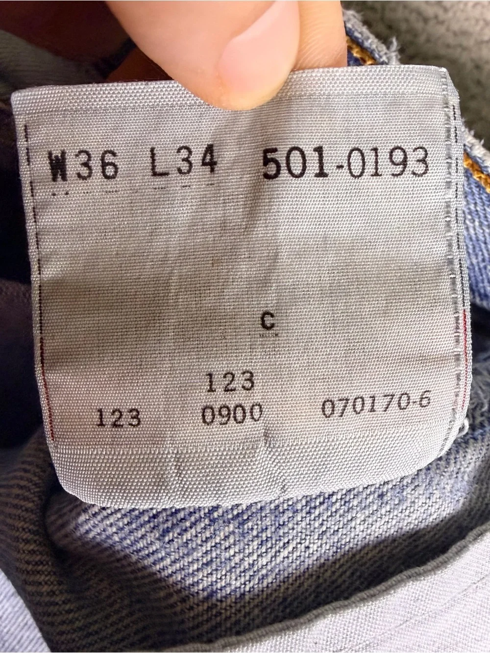 Vintage Levi’s 501 Jeans Men’s 34x32 Blue Light Wash Denim Orginal Straight Fit